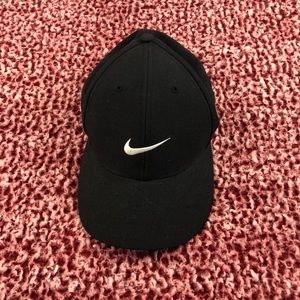 Men’s Nike Pro Classics Fitted Hat